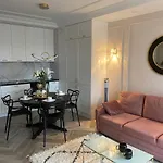 Old Town Apartment: New 2021 Build Gdansk
