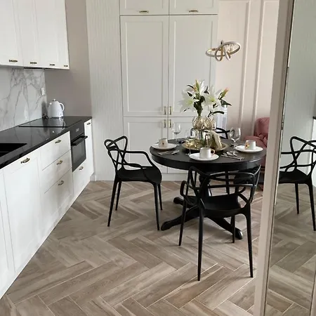 Lägenhet Przy Sercu Starowki Calkowicie Nowy 2021, Beautiful In The Old Town Bulit 2021 *