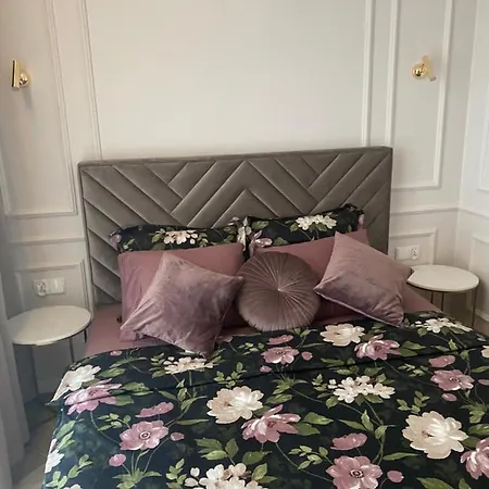 Old Town Apartment: New 2021 Build Apartment *