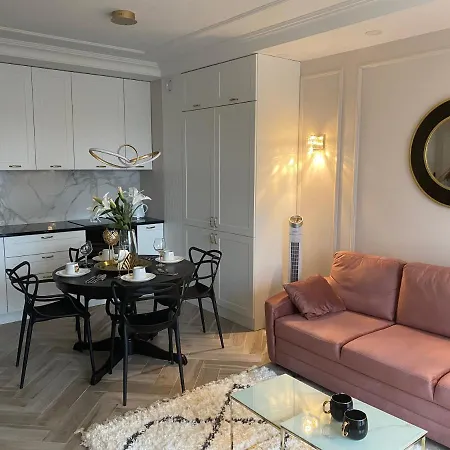 Old Town Apartment: New 2021 Build Gdansk