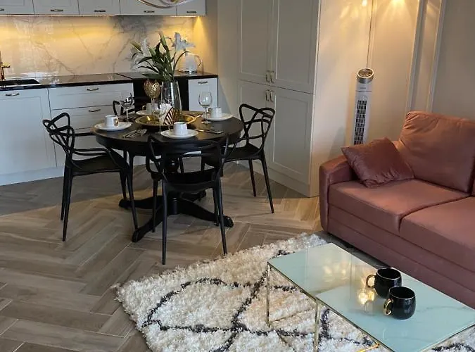 Przy Sercu Starowki Calkowicie Nowy 2021, Beautiful In The Old Town Bulit 2021 *